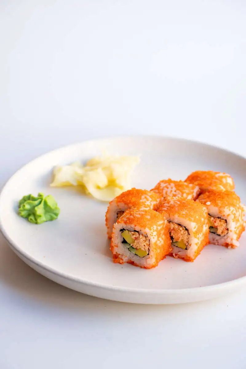 Ролл калифорния с крабом ланч