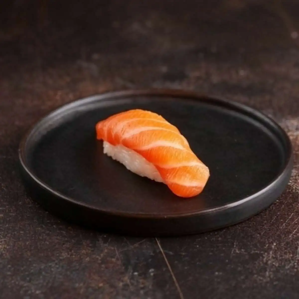 Суши лосось