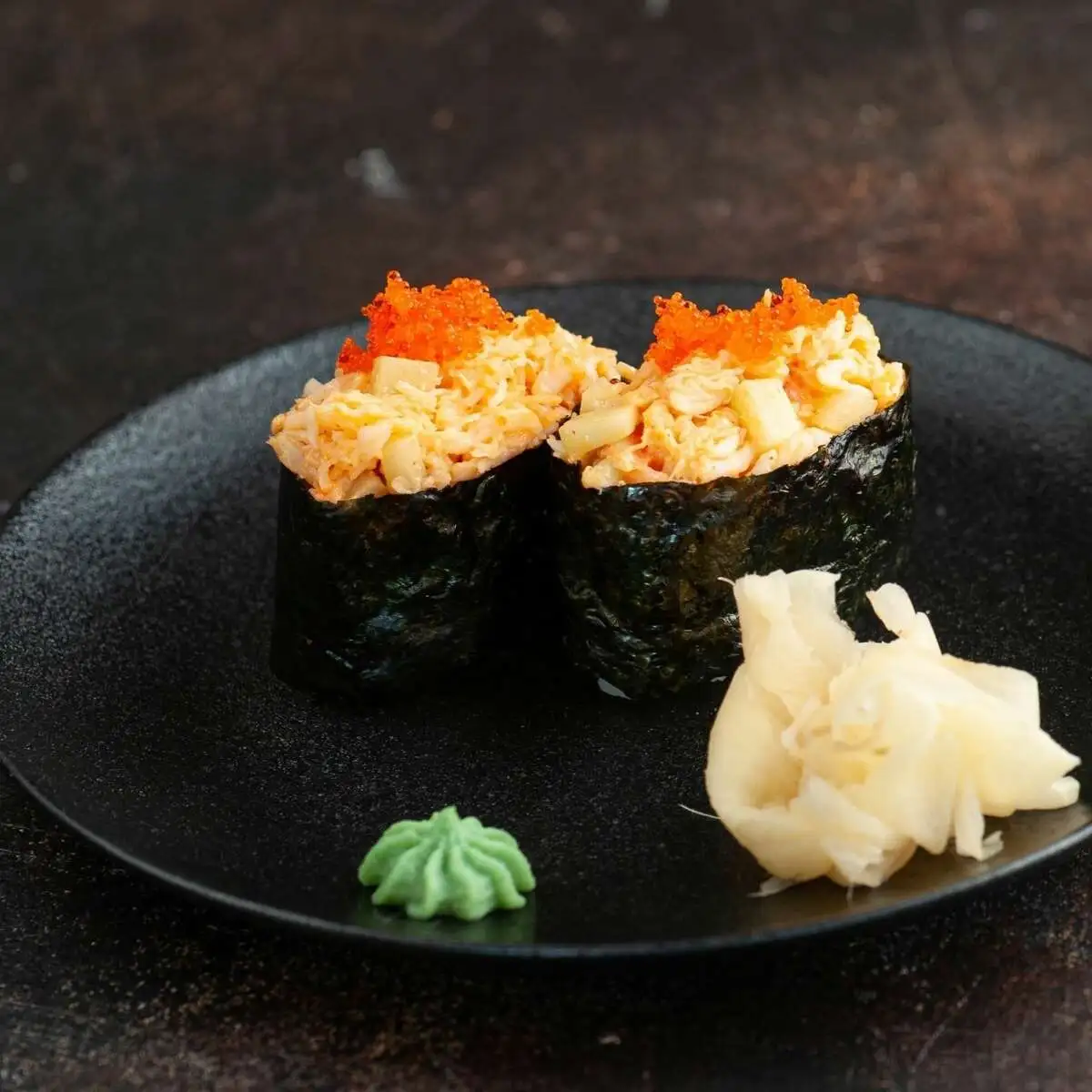 Гунканы с крабом