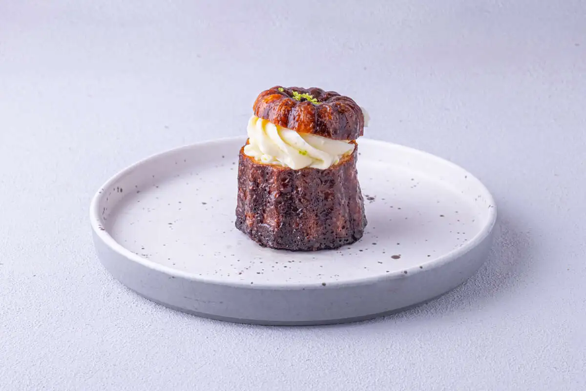 Канеле с лаймовым кремом