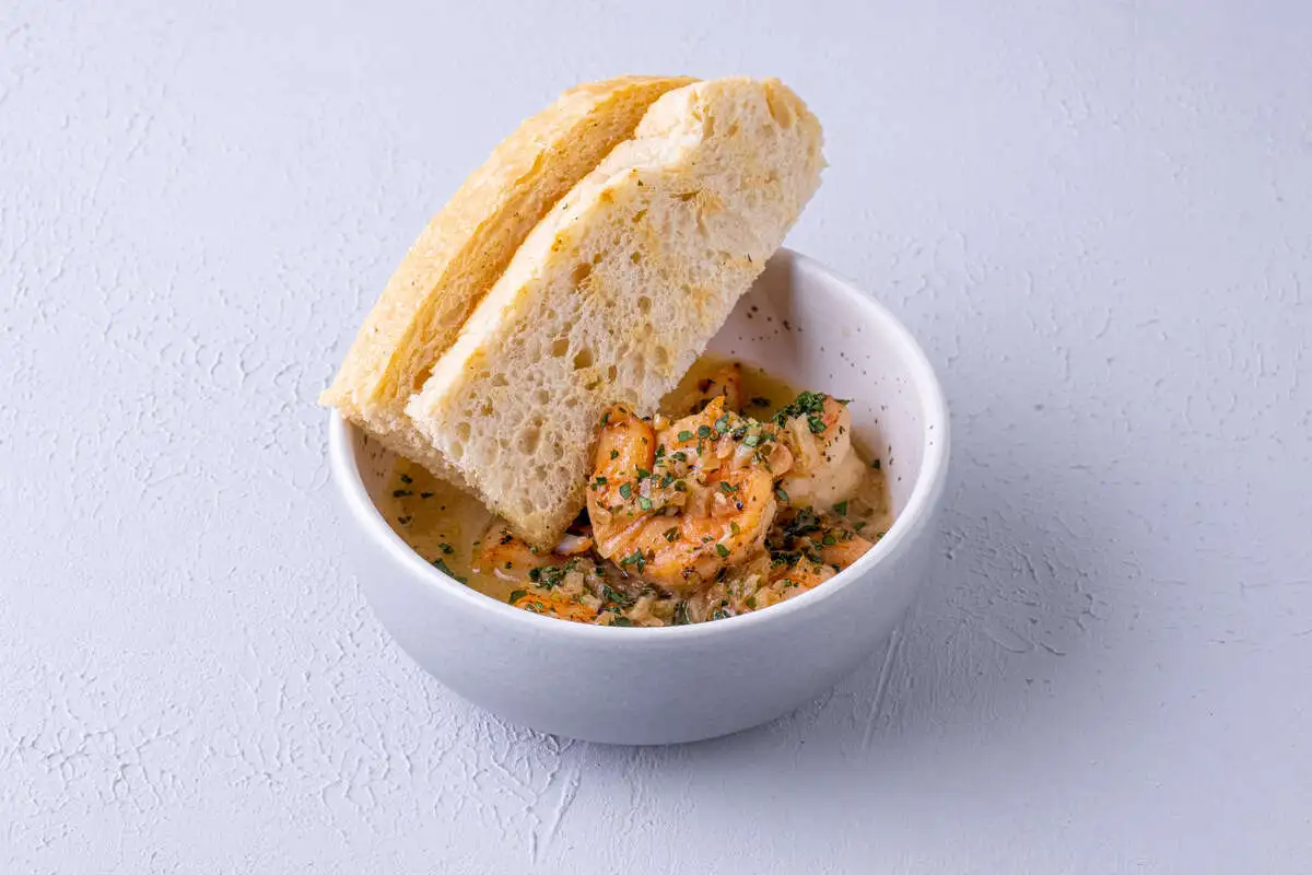 Креветки в винном соусе