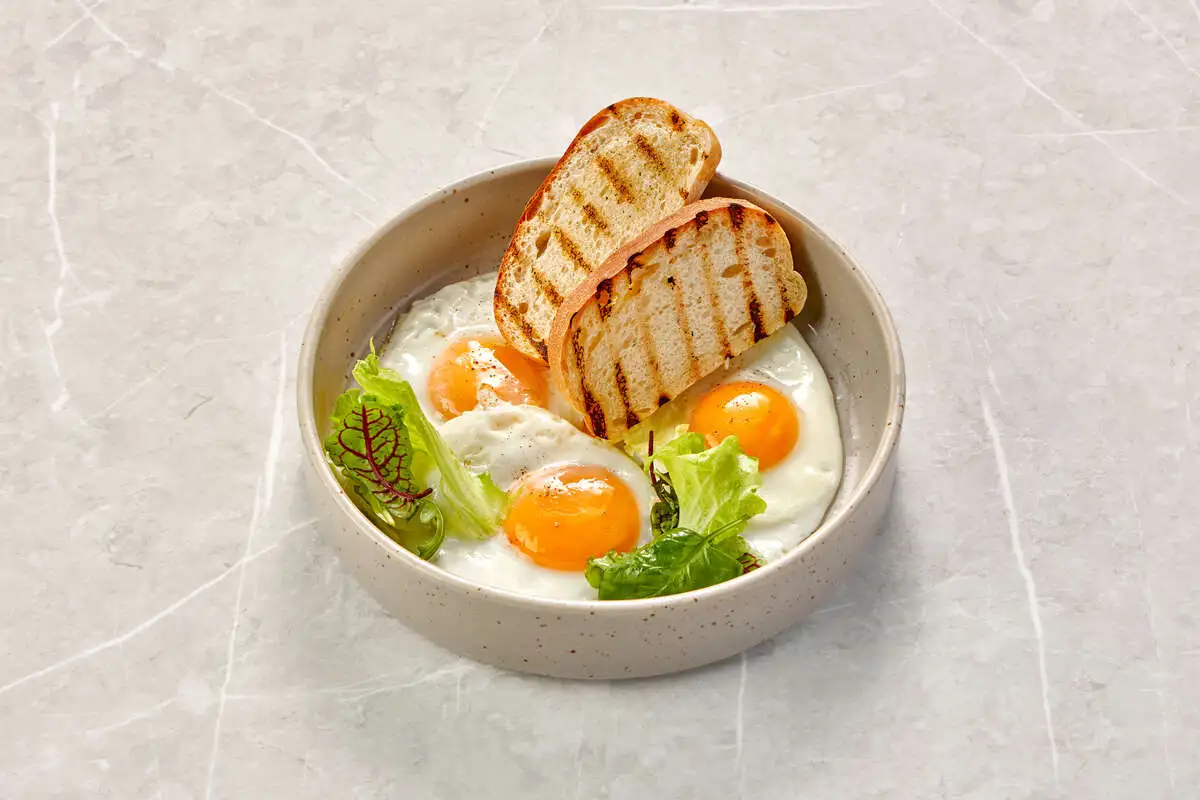 Яичница из трех яиц