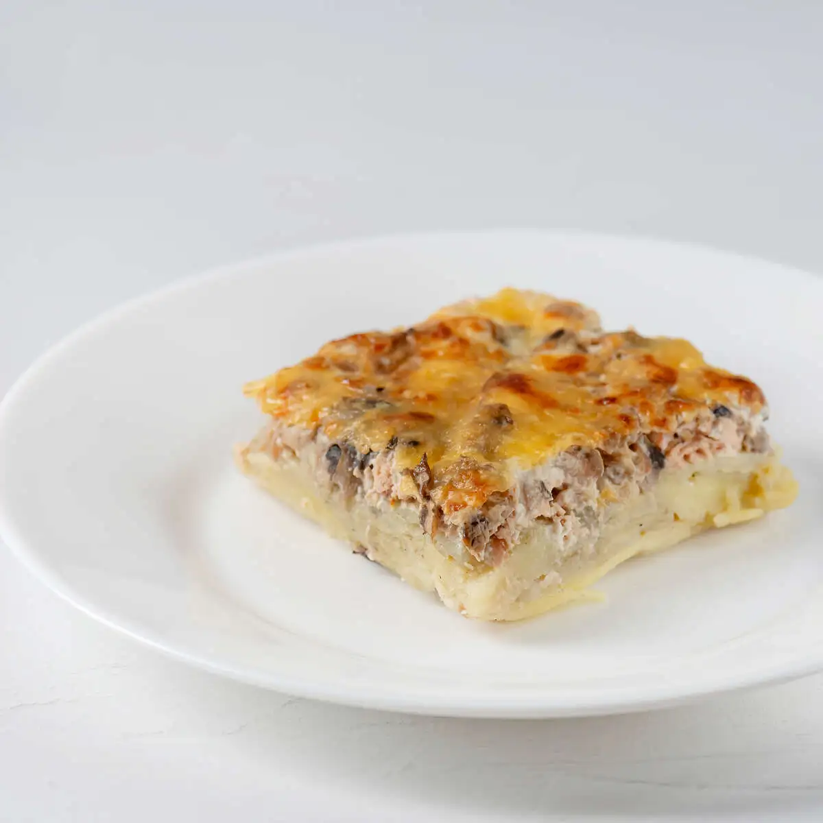 Горбуша с картофелем и грибами