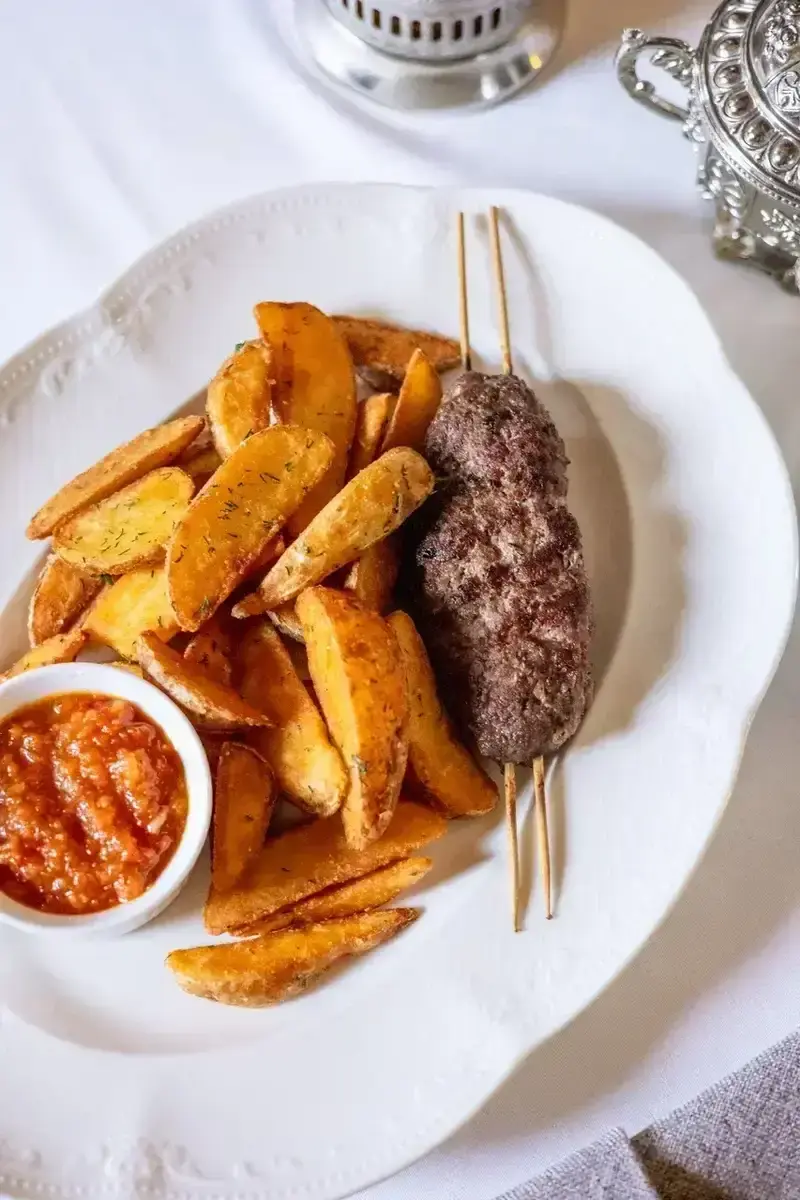 БИЗНЕС 2026 Люля из говядины с картофельными дольками