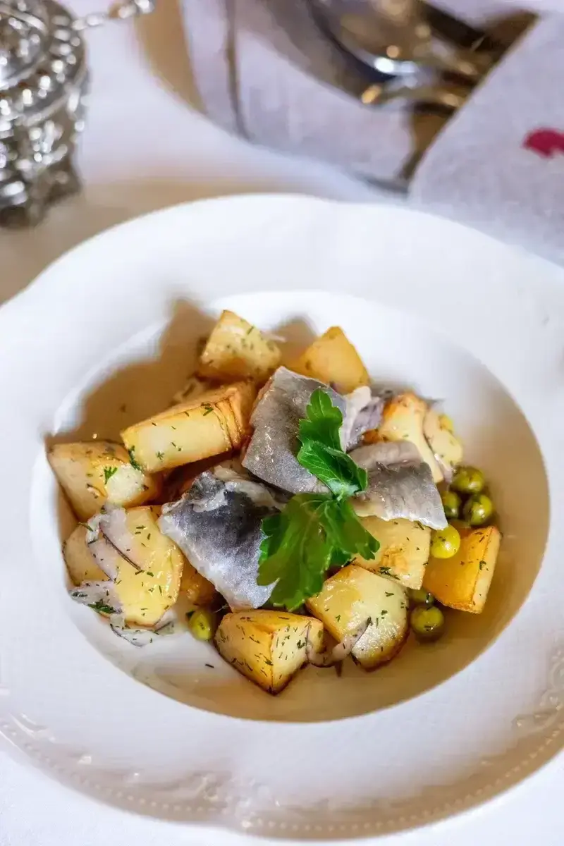 БИЗНЕС 2026 Салат сельдь с картофелем