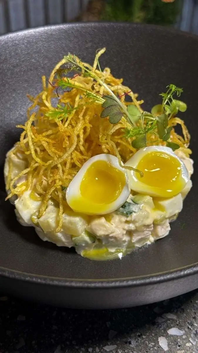 Оливье с копчёным цыплёнком. 160гр.