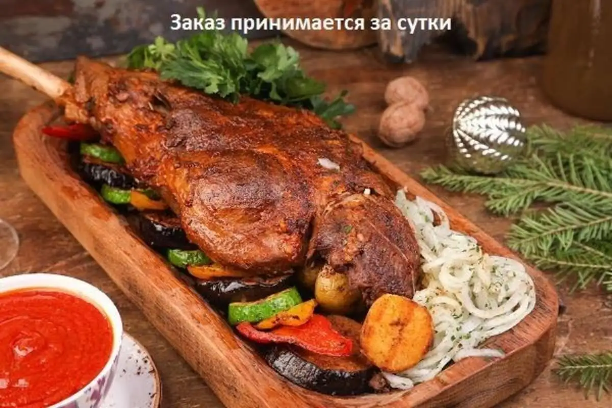 Баранья нога с овощами гриль и картофелем 