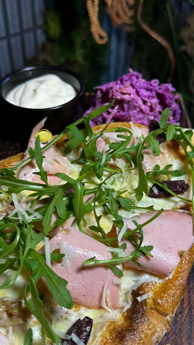 Пицца сливочная с мортаделлой и каперсами. 200гр.