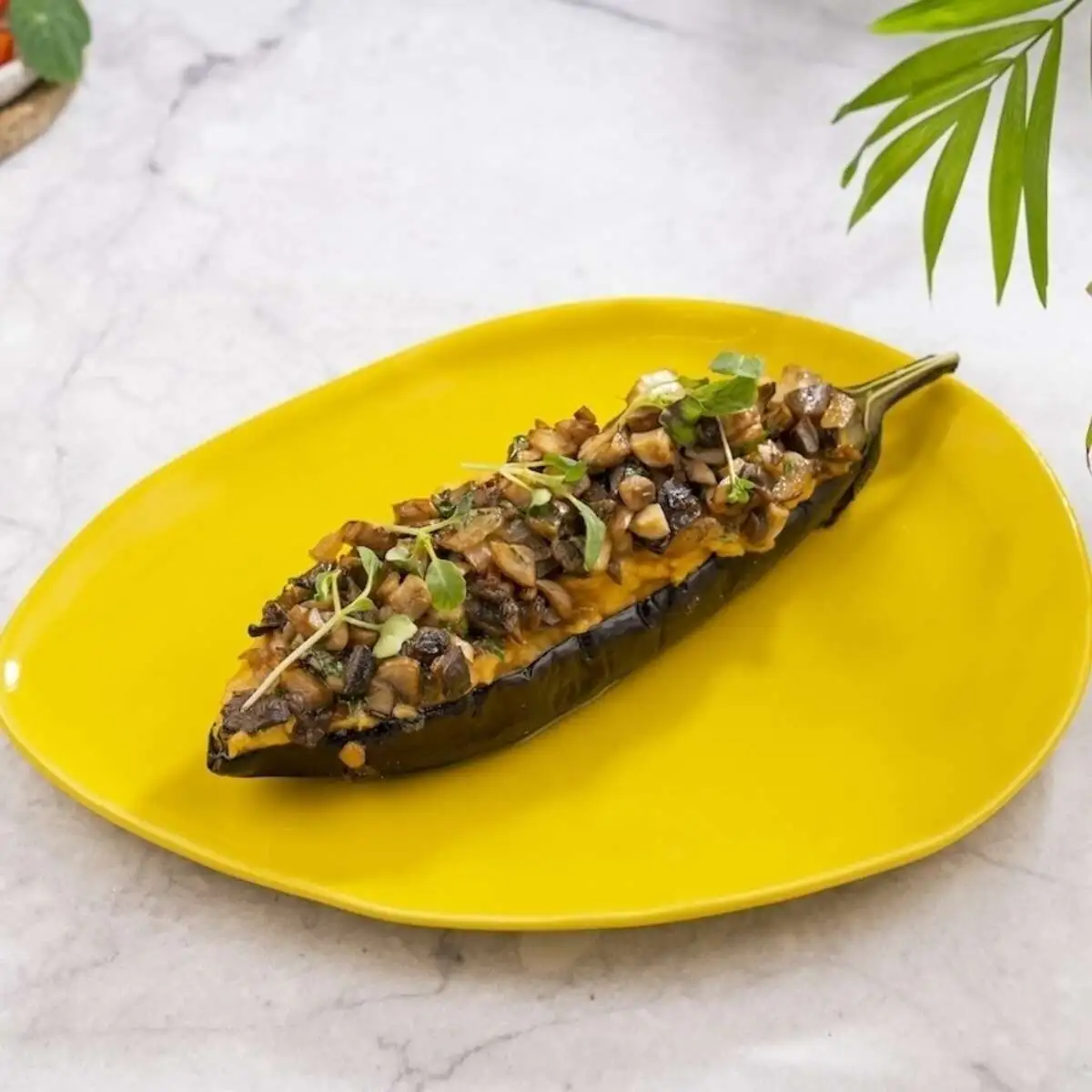 Баклажан с чесевицей и грибами