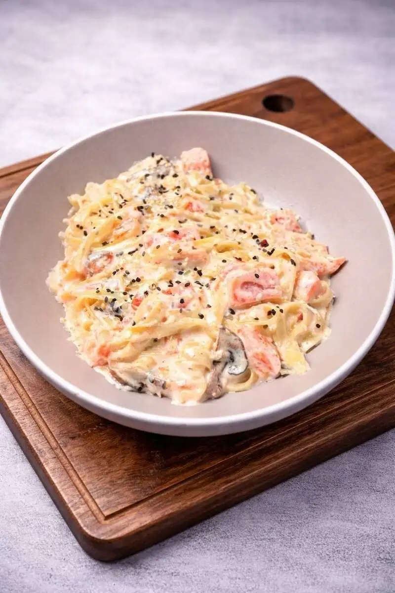 Паста том кха с лососем