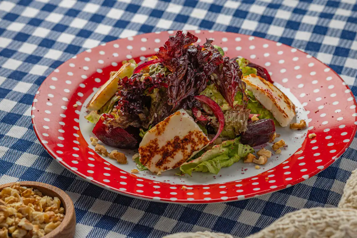 Салат с жареным Адыгейским сыром