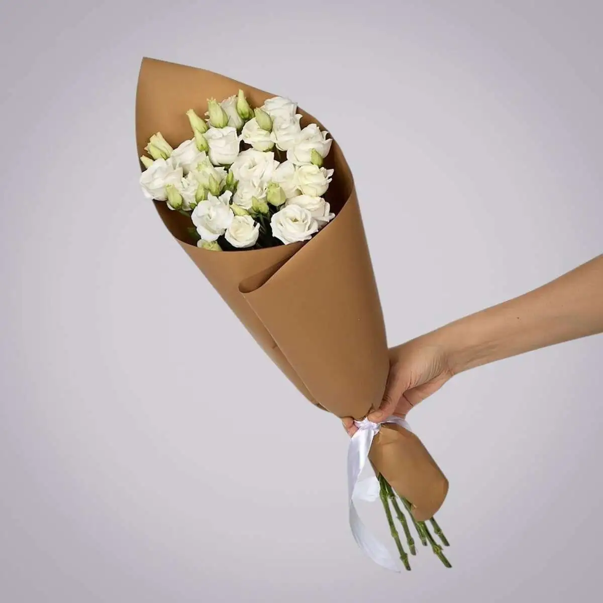 slide-https://cdn.smt.bz/uploads/media/photo/7877981/monobuket-iz-5-belykh-liziantusov-v-upakovke-.webp