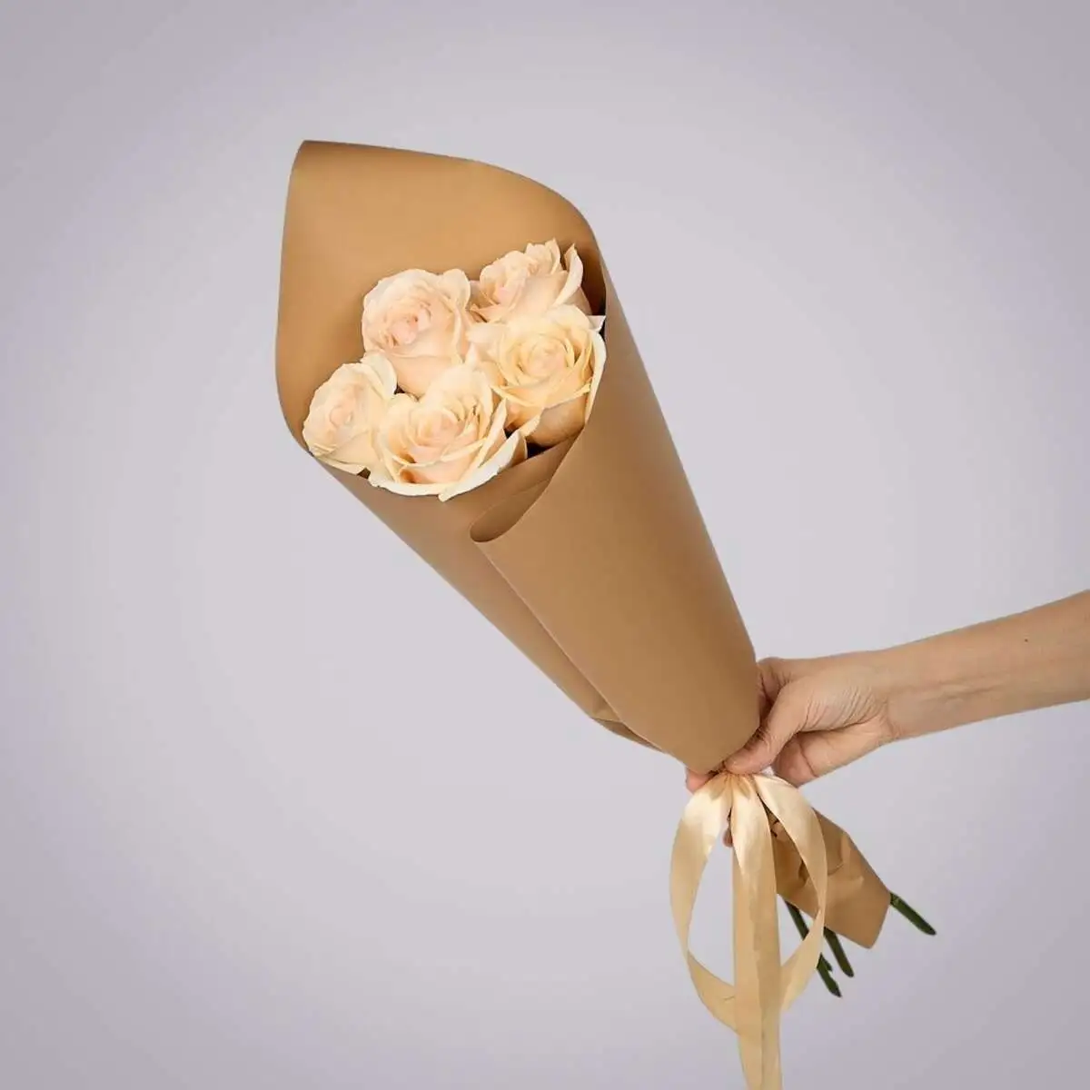 slide-https://cdn.smt.bz/uploads/media/photo/7878014/monobuket-iz-5-roz-_favourite_-v-upakovke-.webp