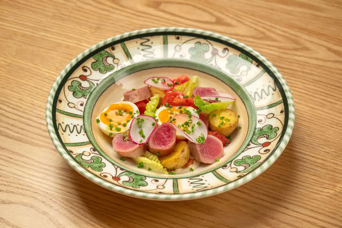 Салат с тунцом