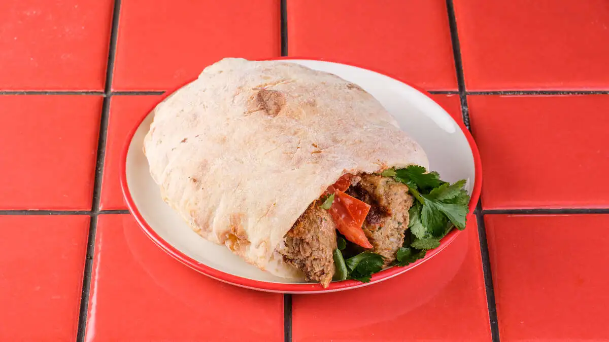 Шоти с  куриным  кебабом