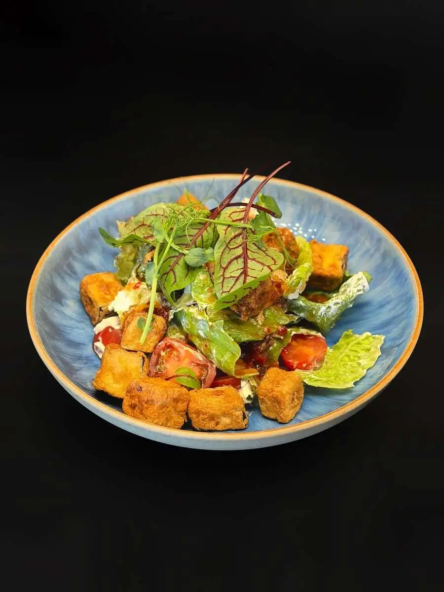 Салат с хрустящим баклажаном