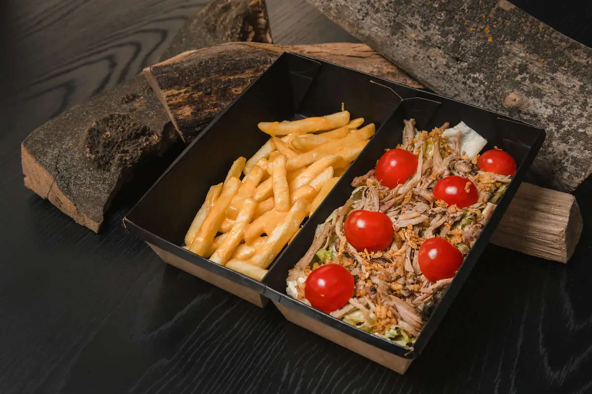 Гастробокс с рваной свининой