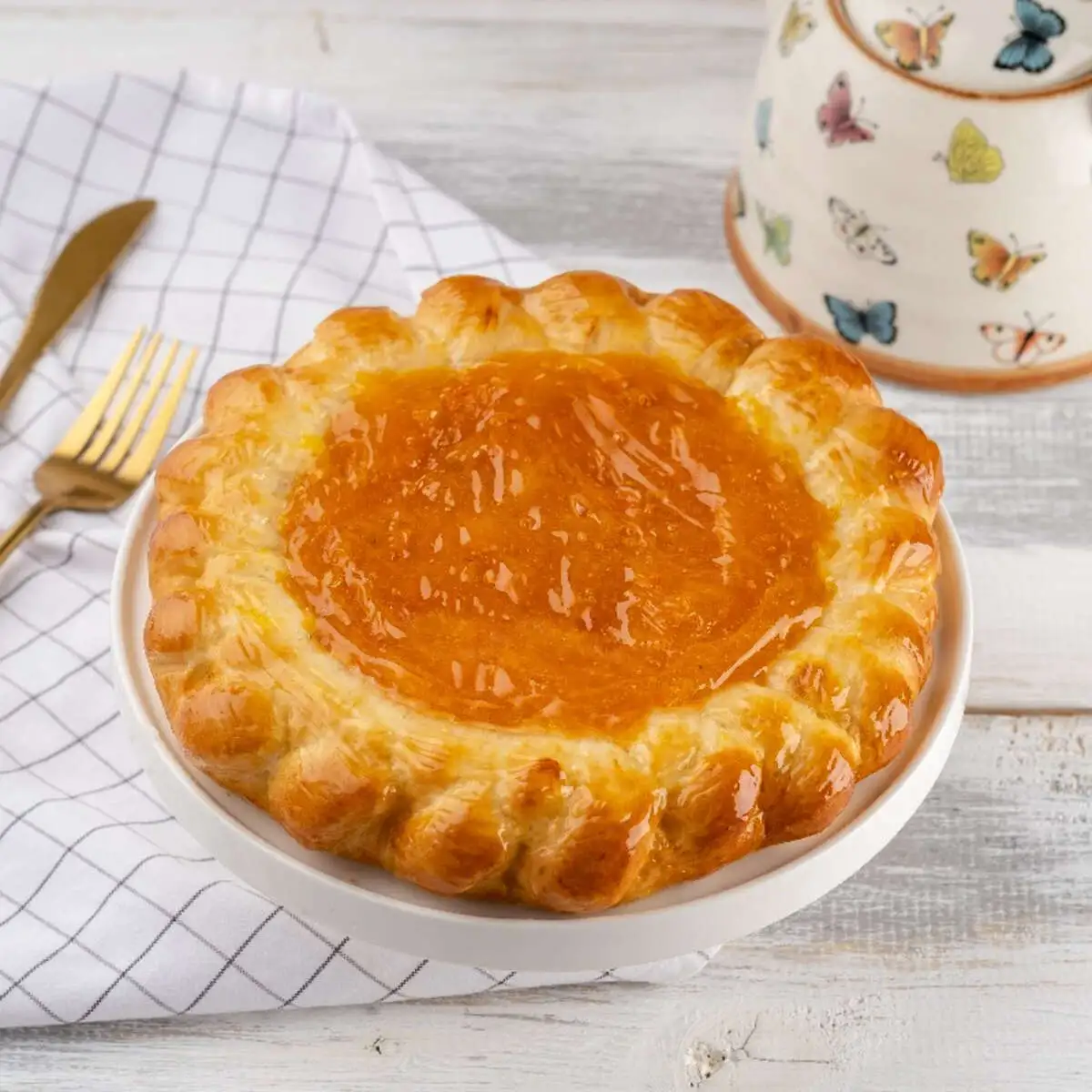 Пирог слоеный с джемом