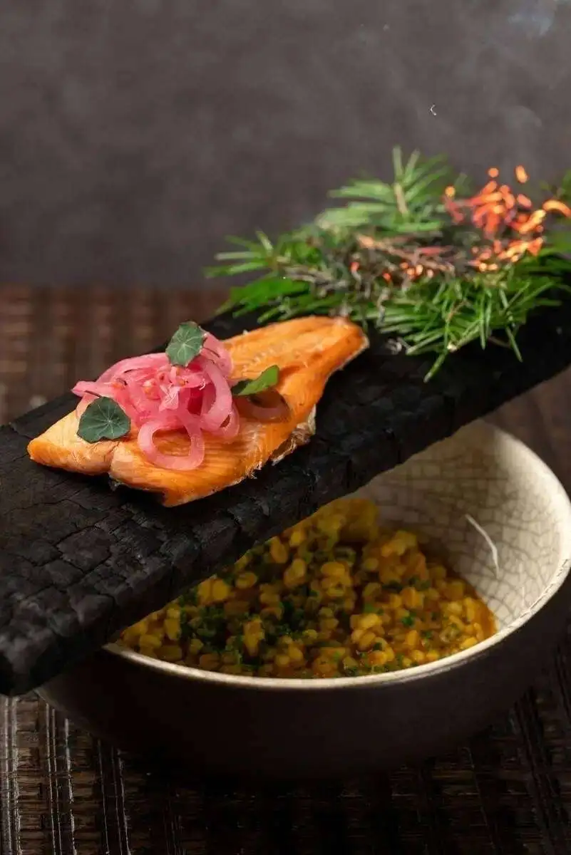 Форель на берёзовом полене со сливочной перловкой 300гр.