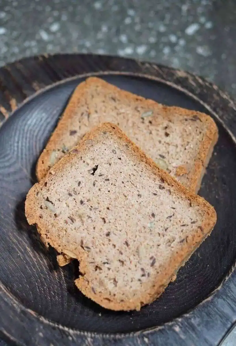 Безглютеновый хлеб с копченым маслом 60/20гр.