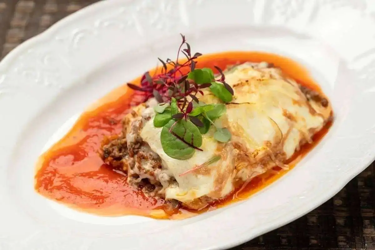 Лазанья из печи с копченым брискет и спелыми томатами 260гр. 