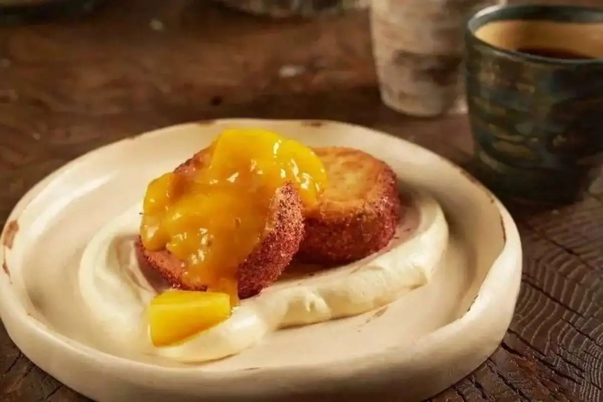 Домашние сырники с манго и английским кремом 250гр.