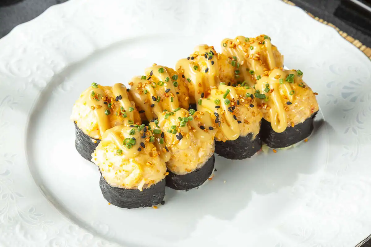 Запеченный ролл с креветкой