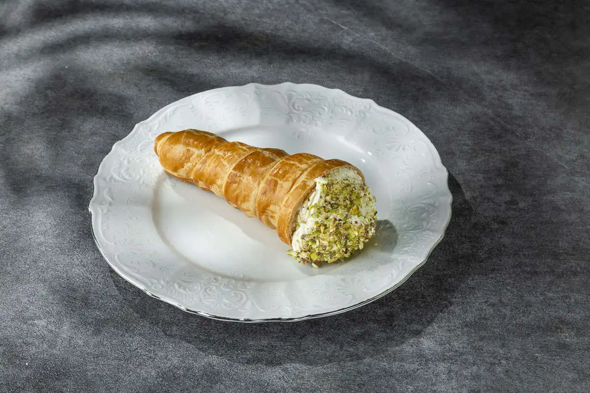 Трубочка с ганашем из белого шоколада