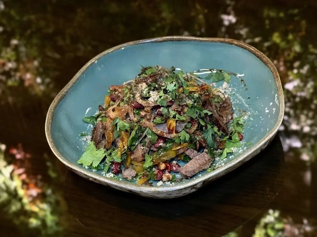 Салат с говядиной и грецким орехом/Beef and Walnut Salad