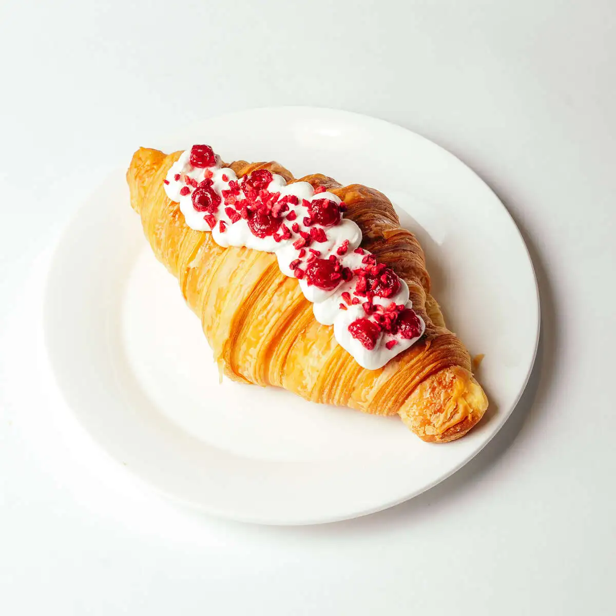 Круассан с малиной и ванилью