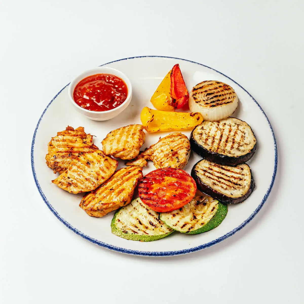 Куриное филе с овощами-гриль 