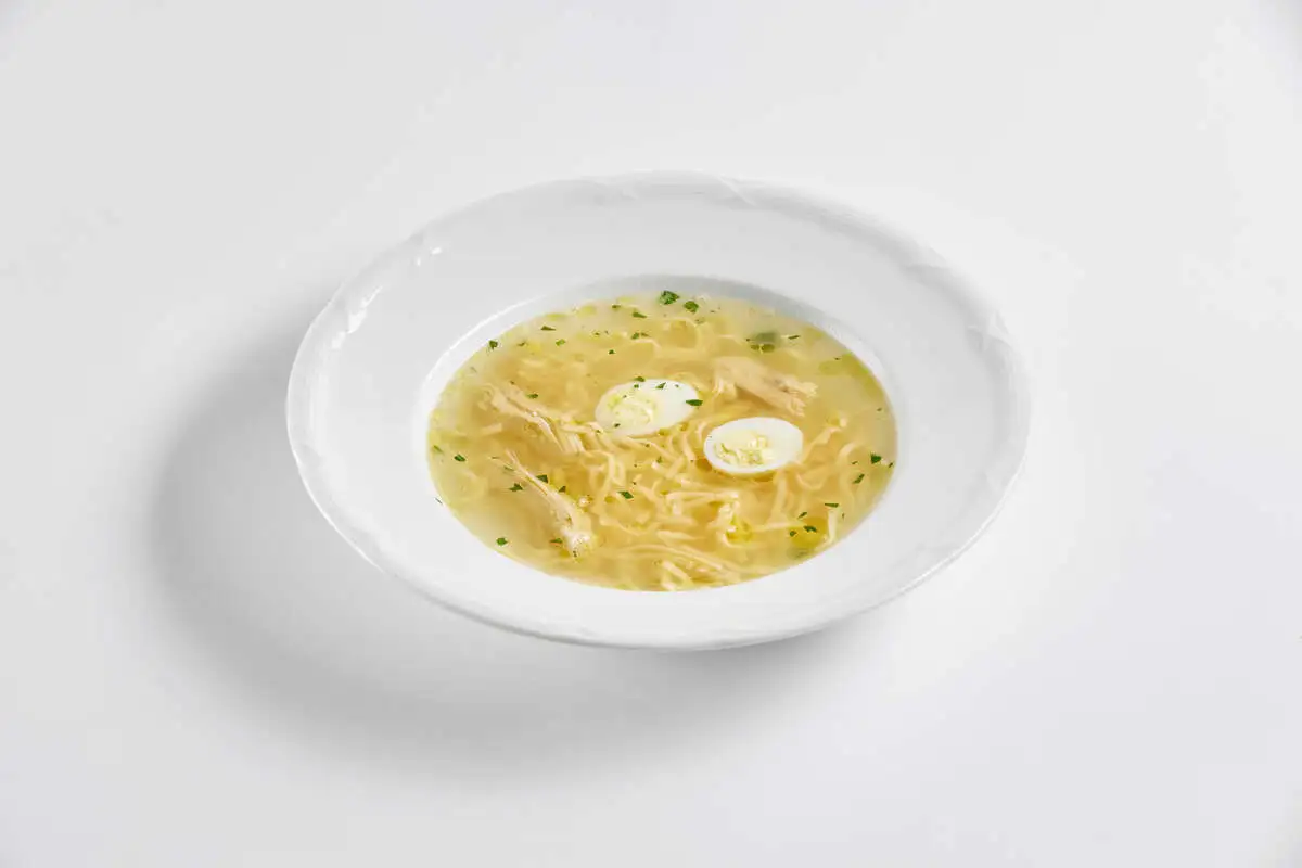 Куриный суп с домашней лапшой