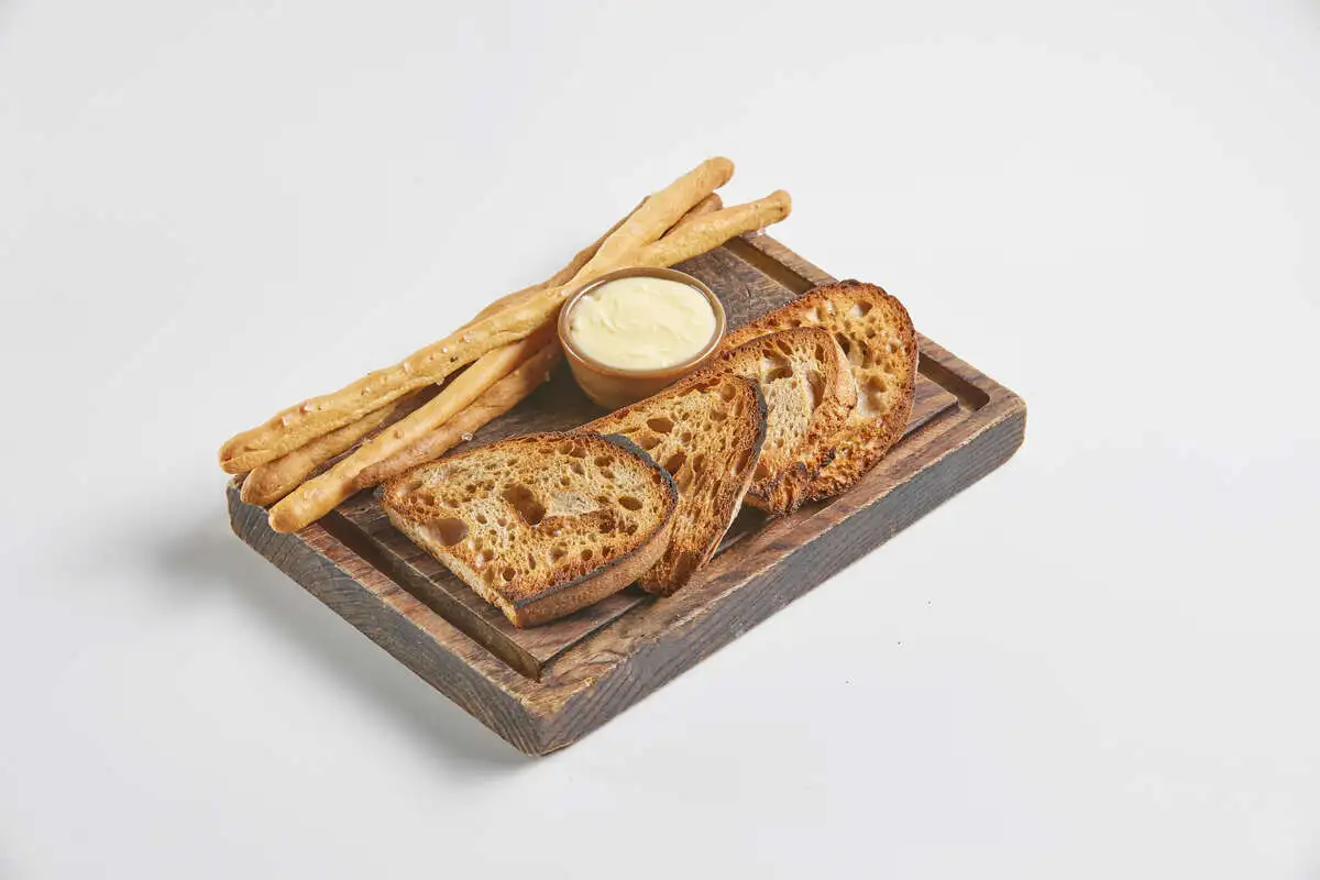 Домашний хлеб и гриссини