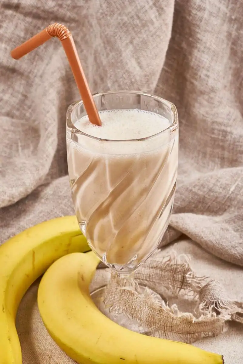 Коктейль молочно-банановый