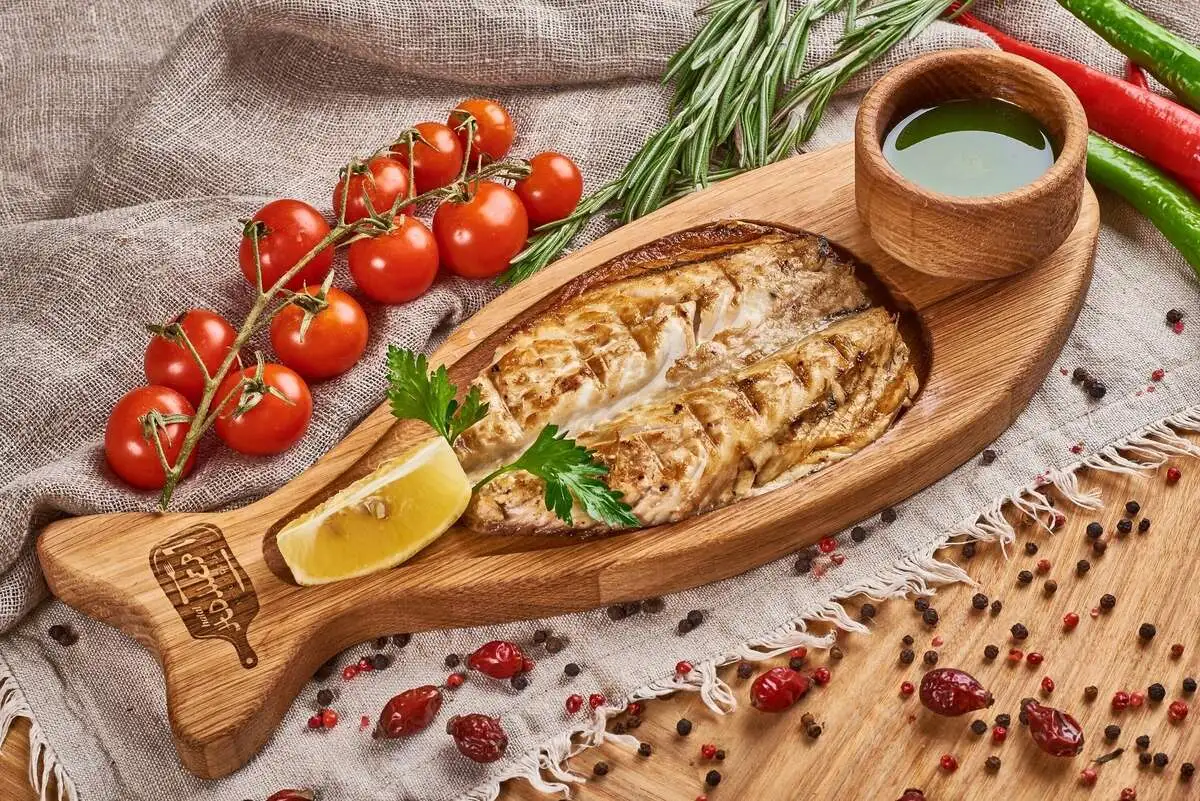 Шашлык скумбрия на углях