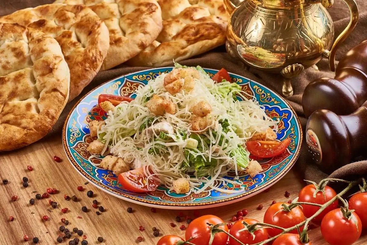 Салат Цезарь с курицей