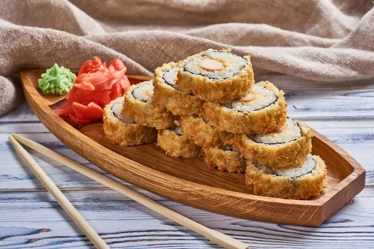 Роллы Цезарь с курицей