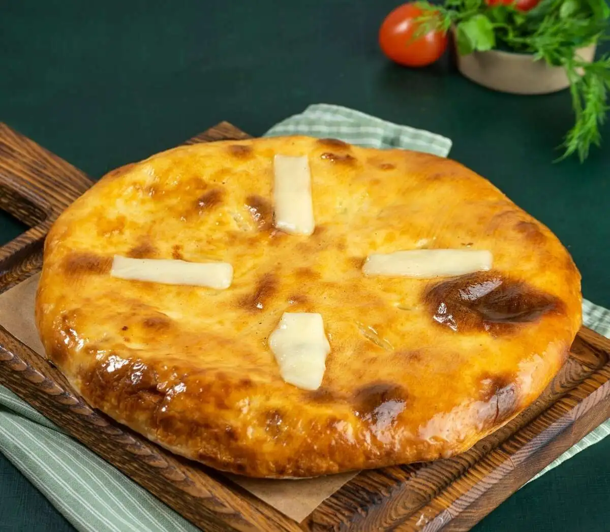 Закрытый хачапури по-мегрельски с сыром