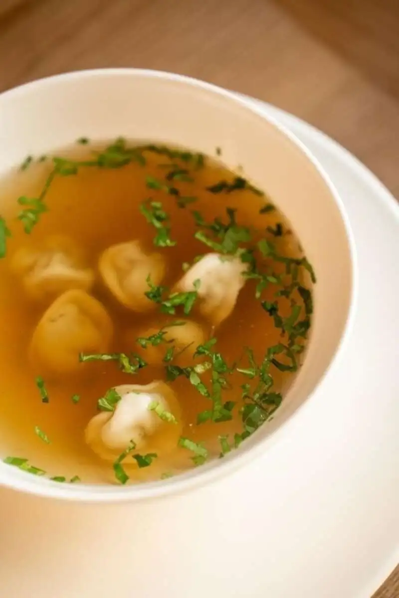 ЛАНЧ БУЛЬОН С ПЕЛЬМЕШКАМИ