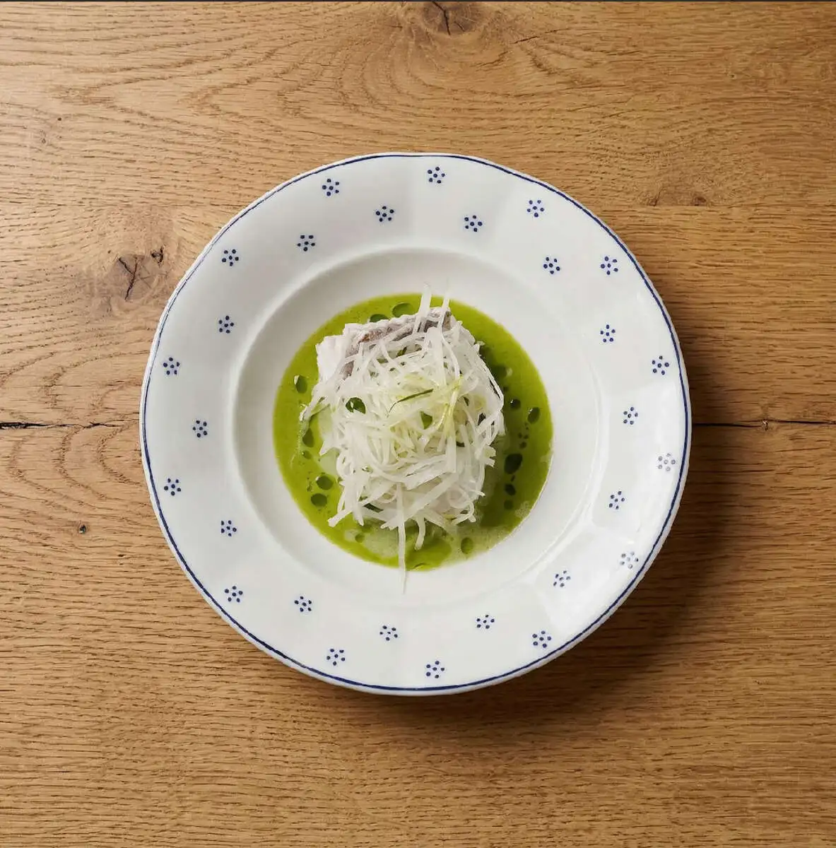 Судак с дайконом и петрушкой