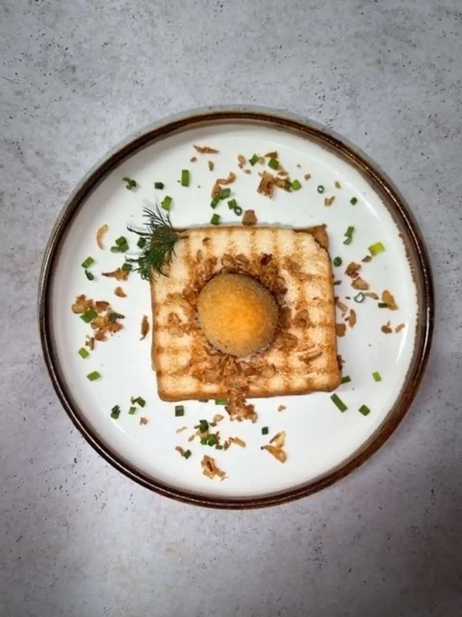 Яйцо жареное в панировке