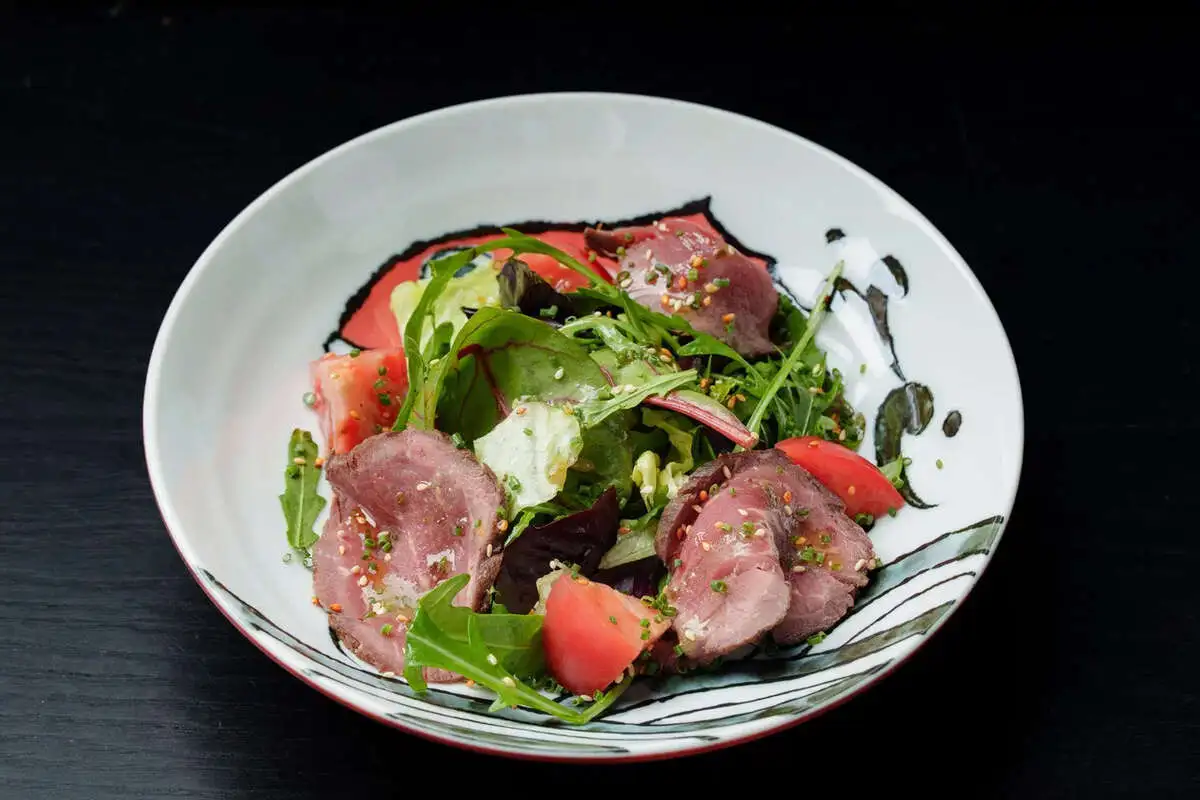  Салат с ростбифом