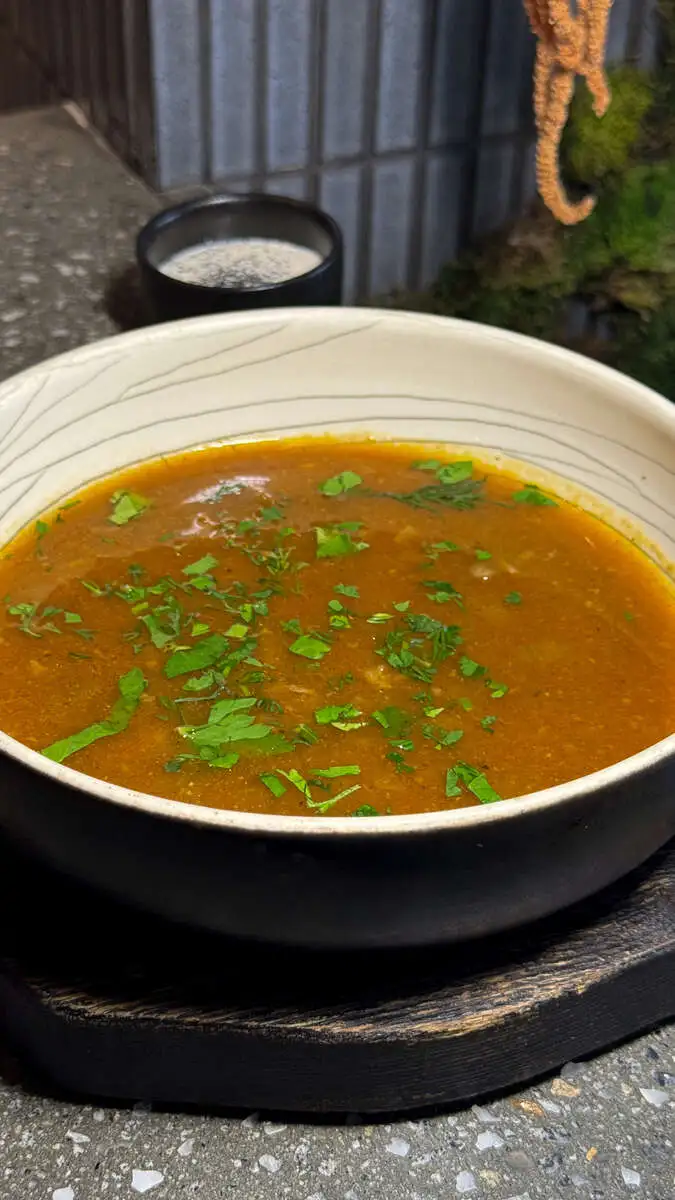 БЛ Харчо с щекой и апельсиновой сметаной 250\20гр.