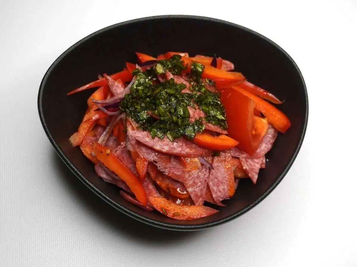 Салат Венгерский с салями