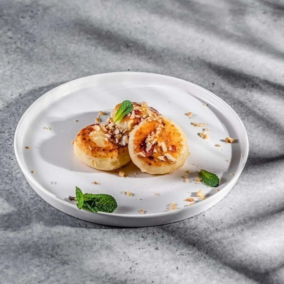 Сырники из рикотты с медом