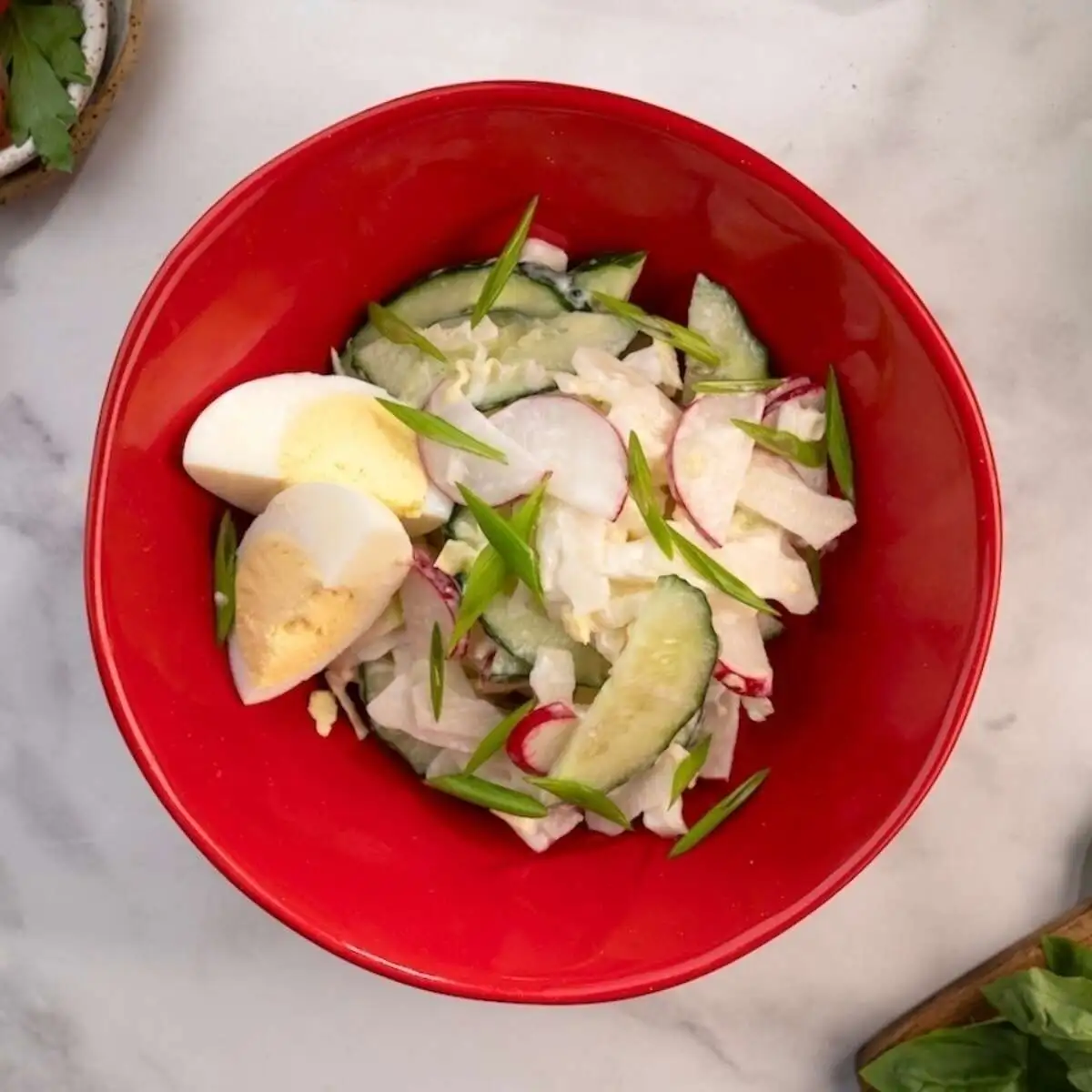 Салат из редиса с яйцом