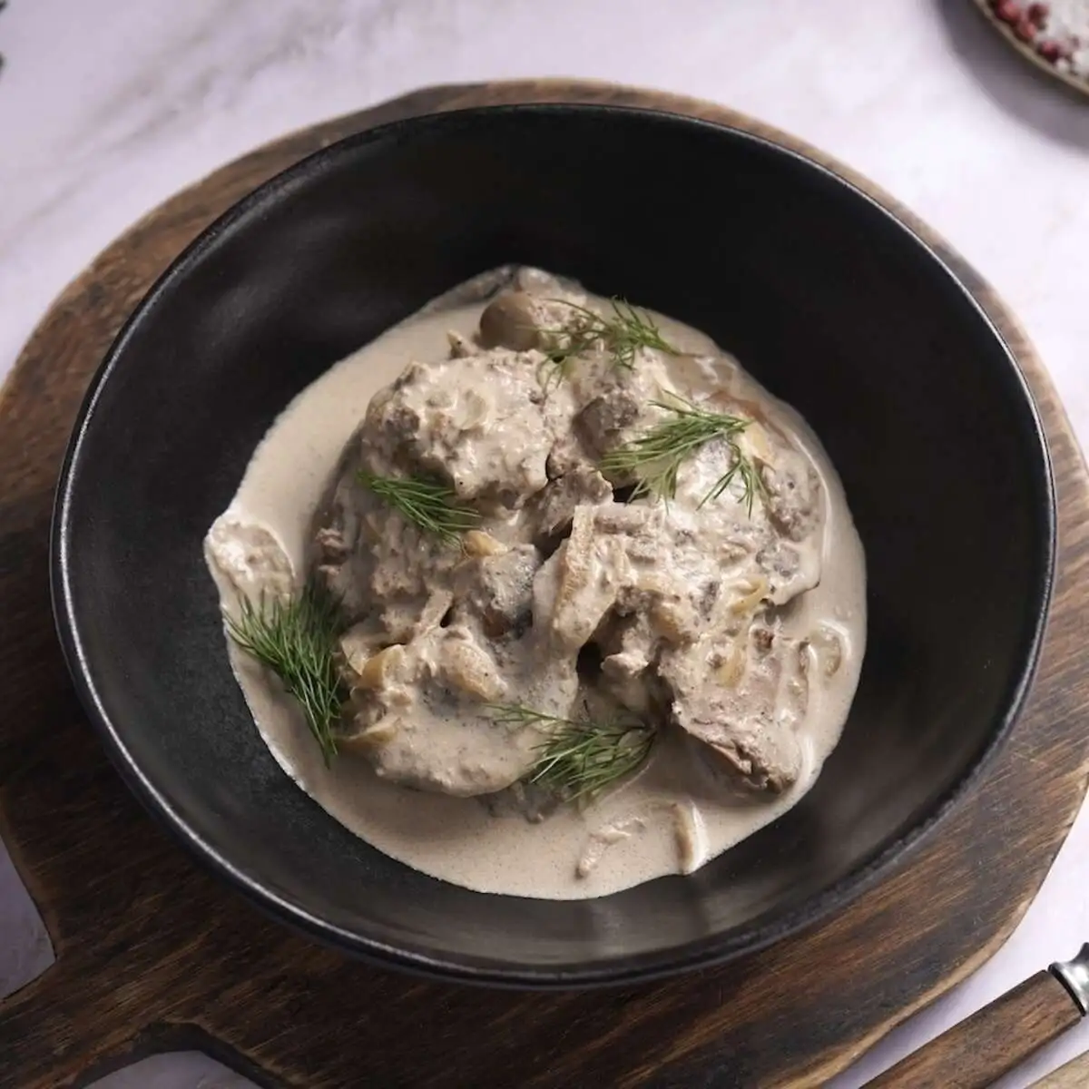 Печень в сливочном соусе