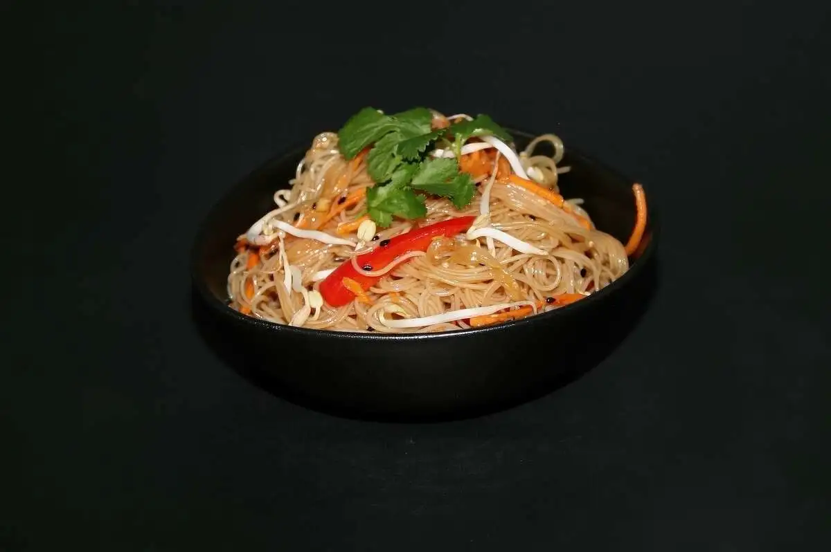 СТЕКЛЯННАЯ ЛАПША С ОВОЩАМИ, 200 гр