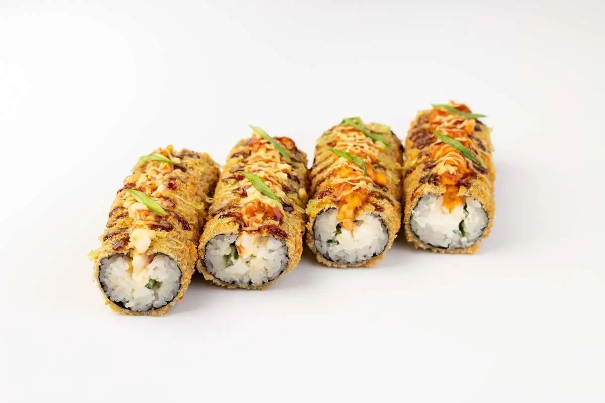 Сет роллов "Хот-дог в тренде"(Темпура х-д с крабом,Темпура х-д с креветкой)