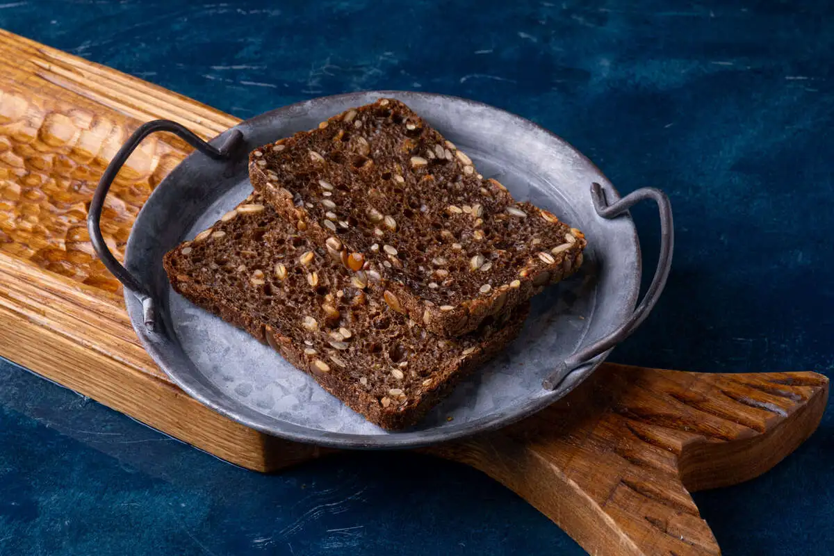 Хлеб Custo c семечками